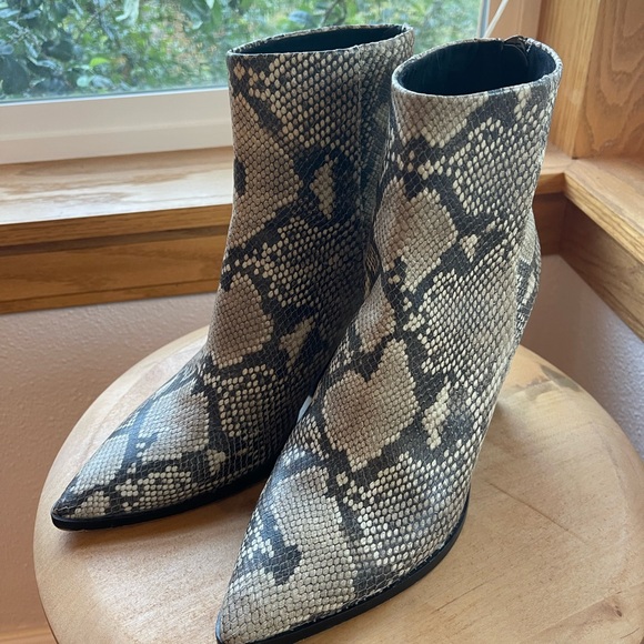 Dolce Vita Issa Snakeskin Ankle Boots - Picture 6 of 6